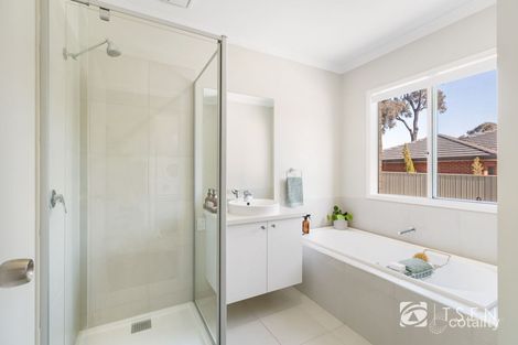 Property photo of 82 Queen Street Kangaroo Flat VIC 3555