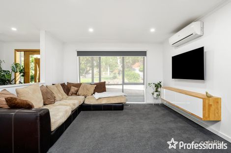 Property photo of 17 Highview Drive Mooroolbark VIC 3138
