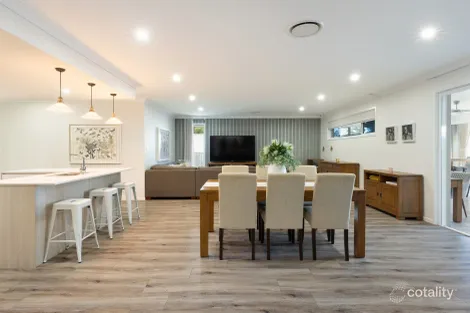 Property photo of 27 Grevillea Crescent Maudsland QLD 4210