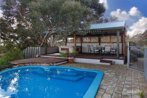 Property photo of 2 Maxine Court Lesmurdie WA 6076