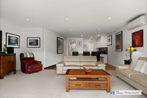 Property photo of 13/4 The Esplanade Cowes VIC 3922