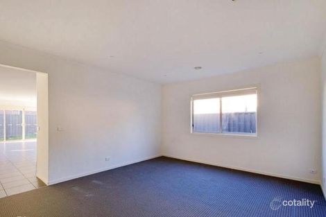 Property photo of 11 Macadamia Street Pakenham VIC 3810