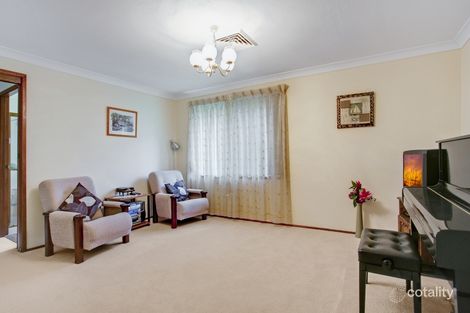Property photo of 24 Kenley Crescent Macquarie Hills NSW 2285