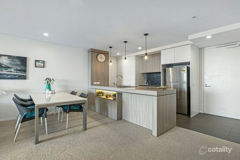 Property photo of 2/31 Queensland Avenue Broadbeach QLD 4218