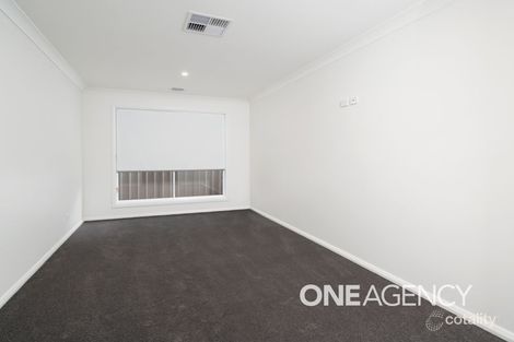 Property photo of 4 Turramia Crescent Gobbagombalin NSW 2650