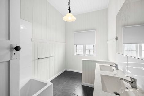 Property photo of 27 Chermside Street Teneriffe QLD 4005