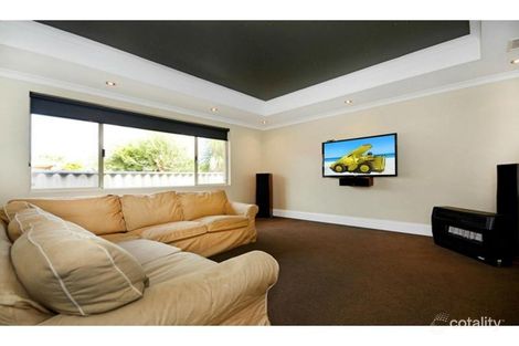 Property photo of 6 Seppelt Place Marangaroo WA 6064