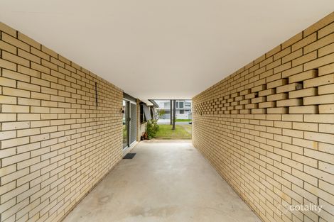 Property photo of 16 Lakeside Avenue Broadbeach Waters QLD 4218