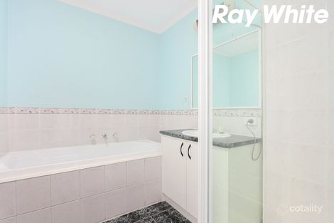 Property photo of 10 Brooke Court Pakenham VIC 3810