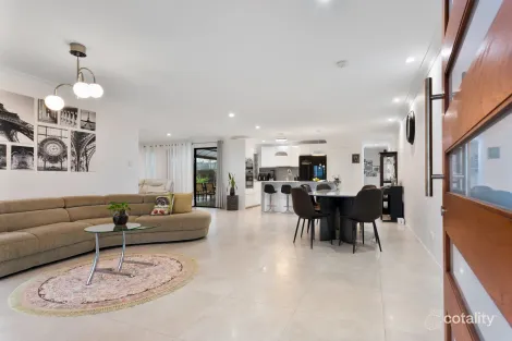 Property photo of 7 Christopher Place Sinnamon Park QLD 4073