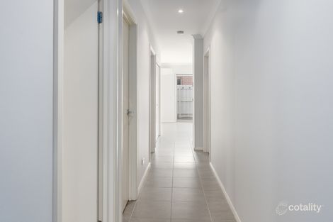 Property photo of 2A Yvonne Way Tarneit VIC 3029