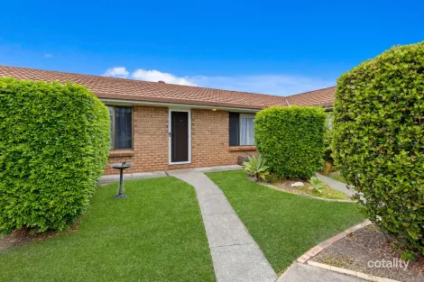 3/4 Cotinga Cres, Burleigh Waters, QLD 4220