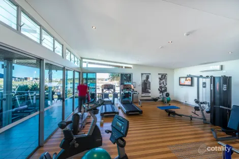 Property photo of 24 North Quay Circuit Hope Island QLD 4212