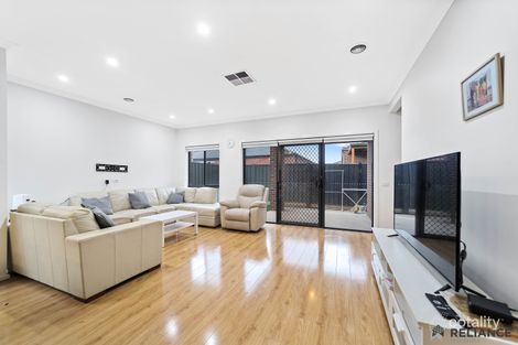 Property photo of 6 Bridport Circuit Tarneit VIC 3029