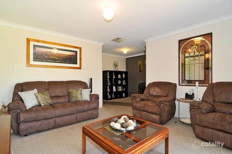 Property photo of 9 Wintersweet Place Halls Head WA 6210