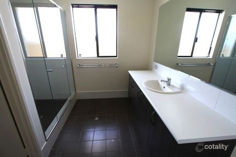 Property photo of 14 Lorea Loop Halls Head WA 6210