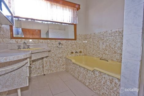 Property photo of 30 Russell Street Werribee VIC 3030