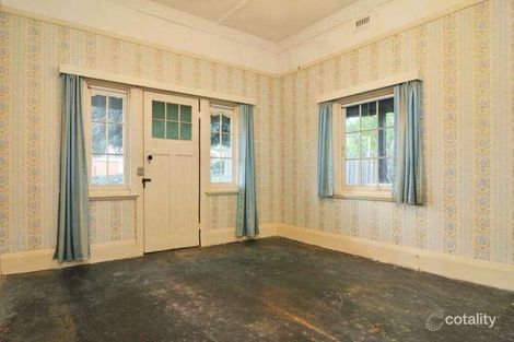 Property photo of 27 Rockbeare Grove Ivanhoe VIC 3079