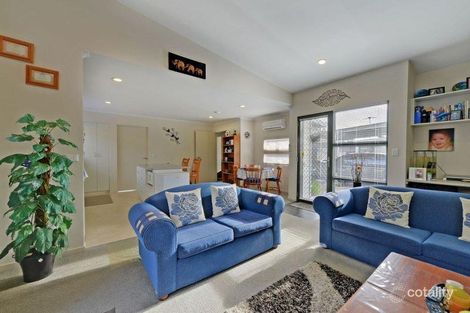 2/193 Branscombe Rd, Claremont, TAS 7011