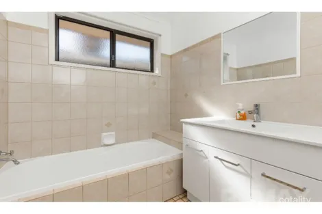 Property photo of 14 Truscott Drive Ashmont NSW 2650