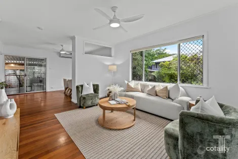 111 Nursery Rd, Holland Park West, QLD 4121