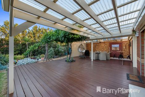 Property photo of 26 Finchley Park Crescent Tarneit VIC 3029