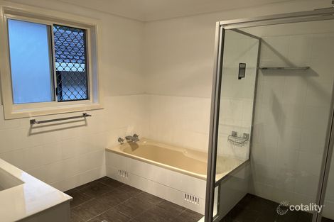 Property photo of 38 Parklands Drive Shellharbour NSW 2529