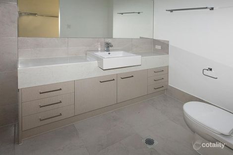 Property photo of 2/8 Roe Street Leichhardt QLD 4305