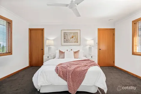 Property photo of 24 Ringway Place Chapel Hill QLD 4069