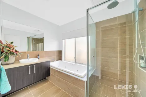 Property photo of 36 Perugia Avenue Greenvale VIC 3059