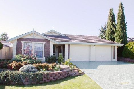 3 Mildara Cl, Woodcroft, SA 5162