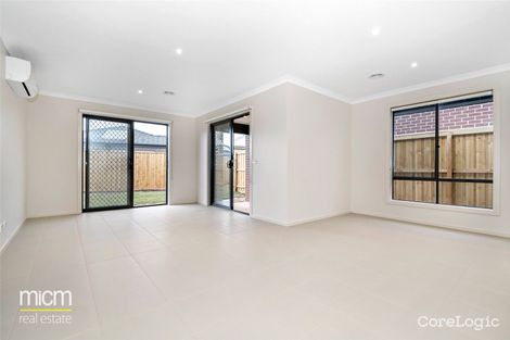 Property photo of 22 Harker Esplanade Tarneit VIC 3029