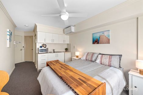 2 Landsborough Ave, Scarborough, QLD 4020