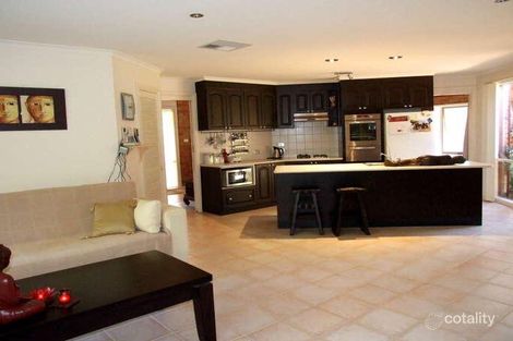 Property photo of 6 Malcolm Court Pakenham VIC 3810