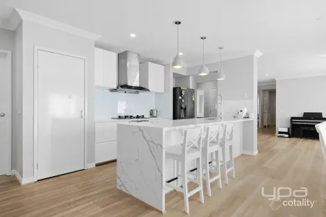 Property photo of 4 Discovery Drive Tarneit VIC 3029