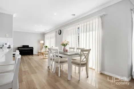 Property photo of 4 Discovery Drive Tarneit VIC 3029