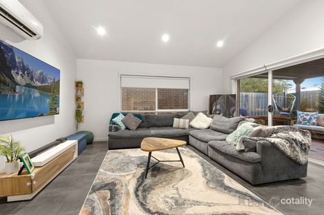 Property photo of 4 Poa Mews Berwick VIC 3806