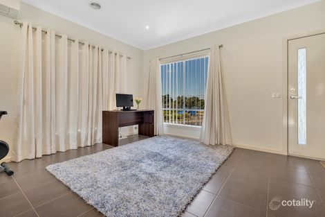 Property photo of 11 Leveque Loop Craigieburn VIC 3064