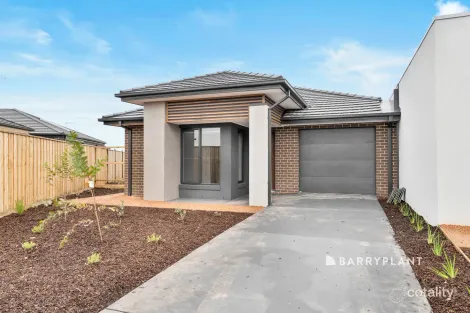 30 Magdala Rd, Clyde North, VIC 3978