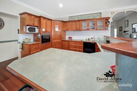 Property photo of 3 Cambridge Crescent Forest Lake QLD 4078
