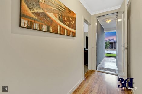 Property photo of 35 Leyana Crescent Brookfield VIC 3338
