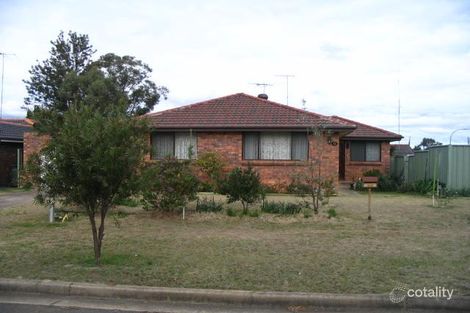 13 Cunningham Cl, St Clair, NSW 2759