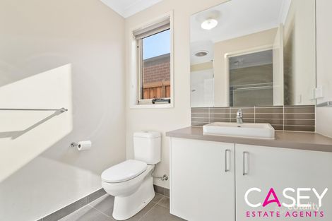 Property photo of 8 Crisp Street Clyde North VIC 3978