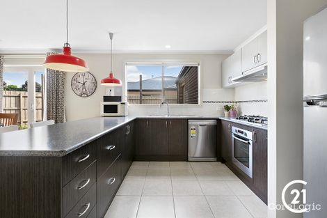 Property photo of 3 Cerreto Mews Pakenham VIC 3810