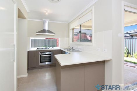 Property photo of 20 Taradale Drive Ropes Crossing NSW 2760