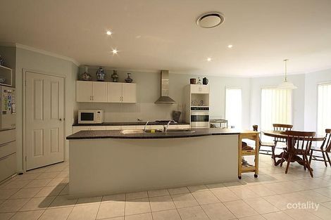 Property photo of 2 Moncrieff Court Mount Ommaney QLD 4074