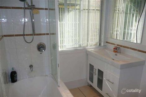 Property photo of 4 Kanumbra Street Coorparoo QLD 4151