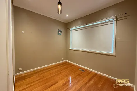 Property photo of 5 Stevens Road St Albans VIC 3021