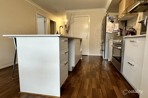 Property photo of 11 Tarrion Rise Craigieburn VIC 3064