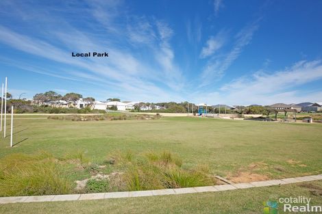 Property photo of 8 Lorea Loop Halls Head WA 6210